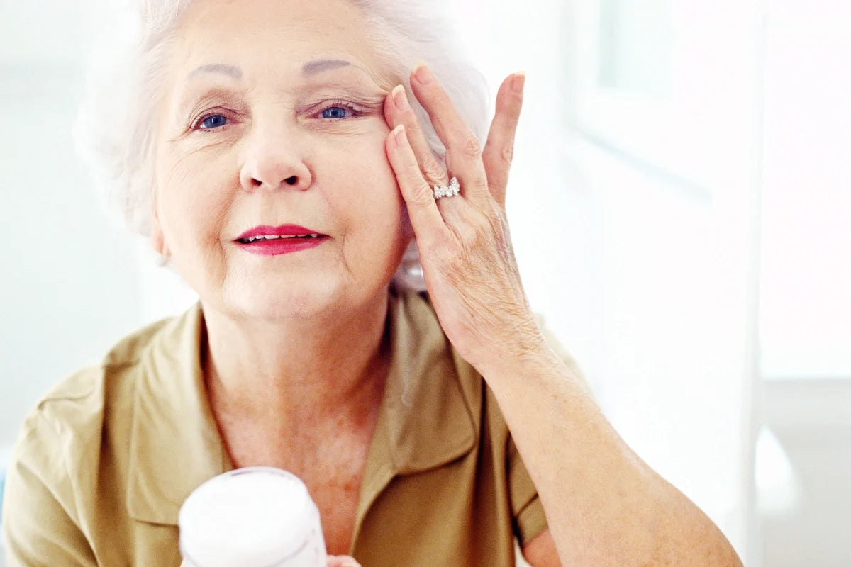 Ce secret sur les poches sous les yeux va totalement changer votre regard !
